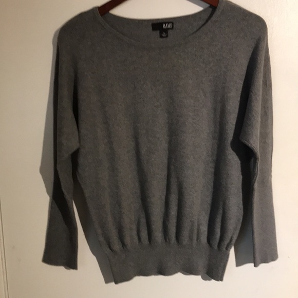 a.n.a Tops - a.n.a. long sleeve Women’s top Size Medium color gray in great condition